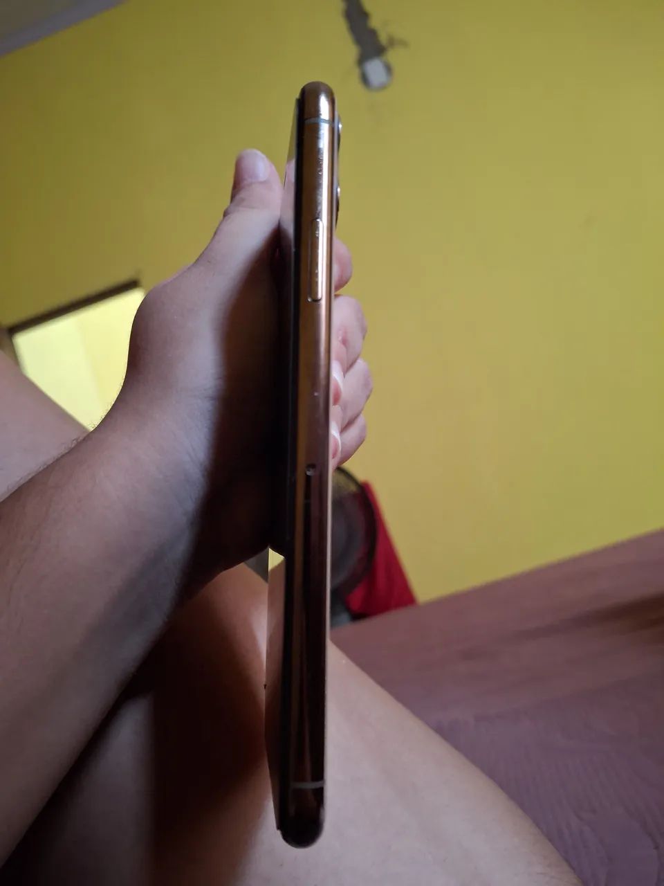 Iphone 11 Pro Max Dourado  - Foto 2