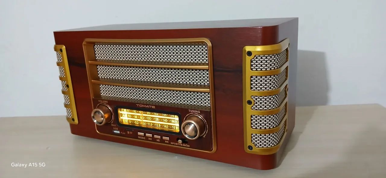 Radio modelo antigo 