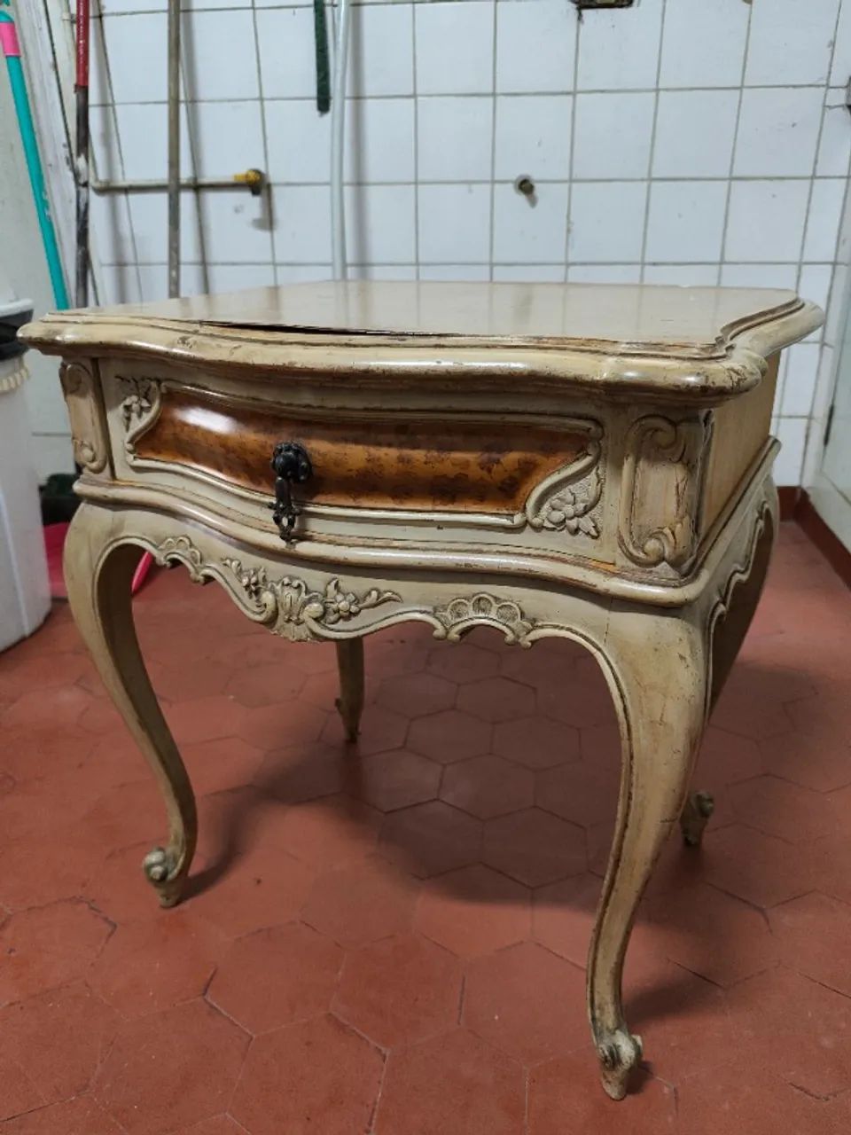 Escrivaninha estilo colonial - Foto 2