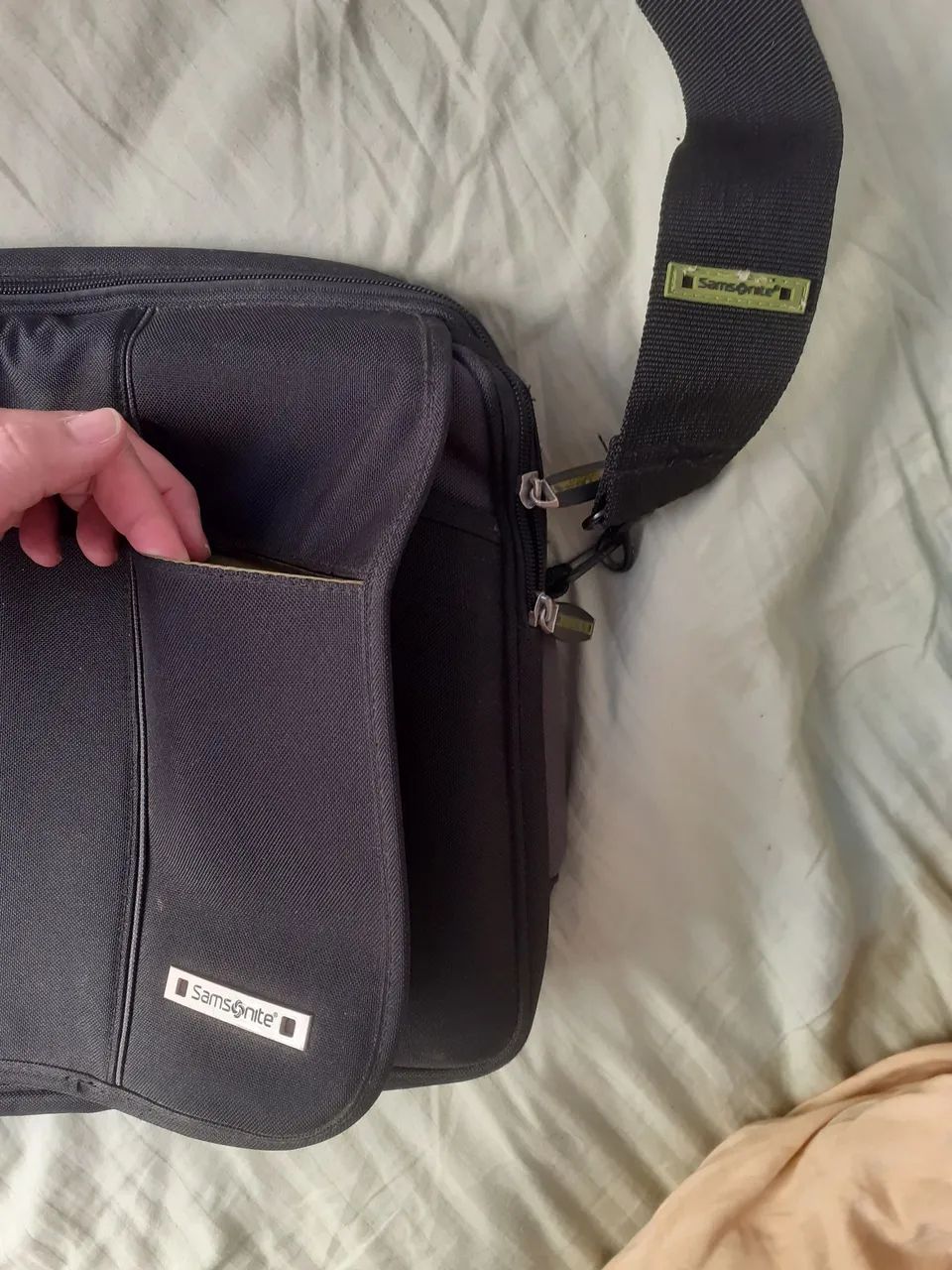  Bolsa Samsonite - cabe até notebook - cor preta - Foto 2