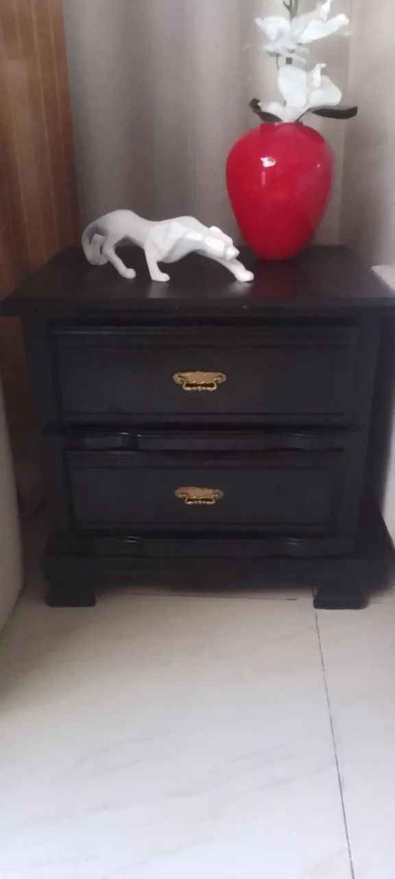 Mesa lateral preta