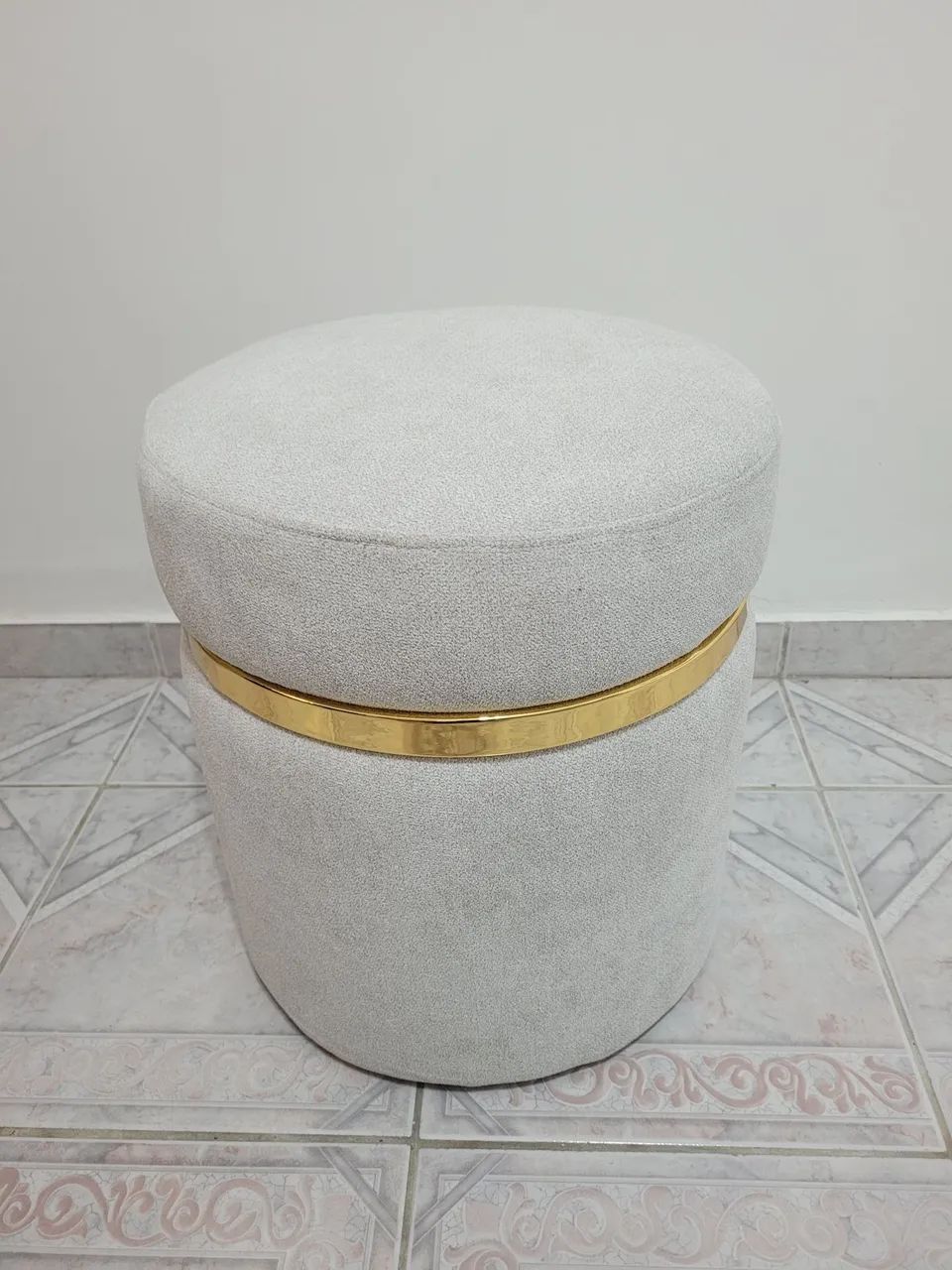 Puff Decorativo Redondo Tecido Malva cor natural 