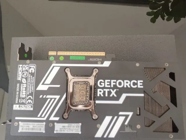 RTX 5070 12GB VRAM GALAX - Foto 3