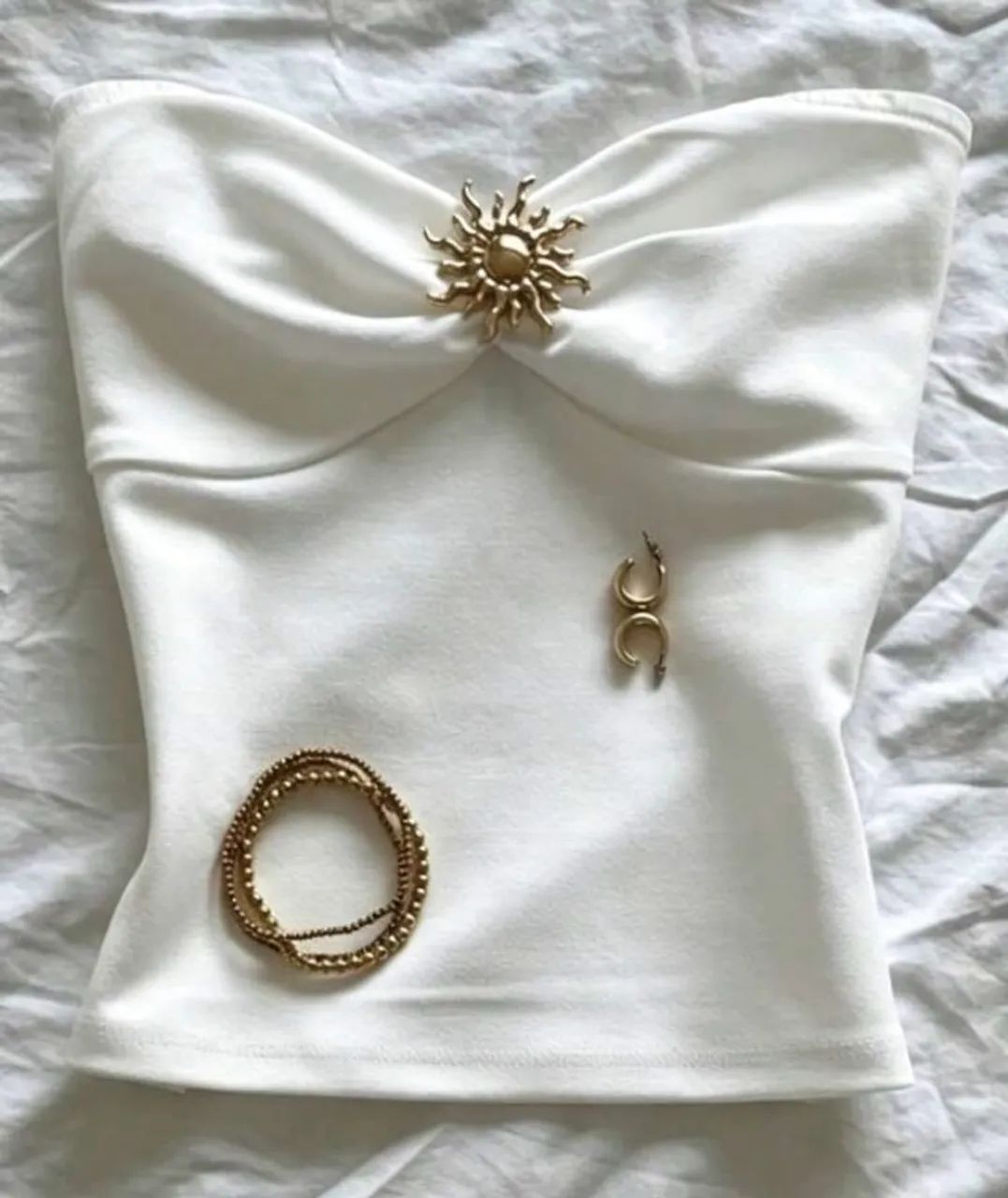 CROPED BRANCO COM ENFEITE DE SOL 