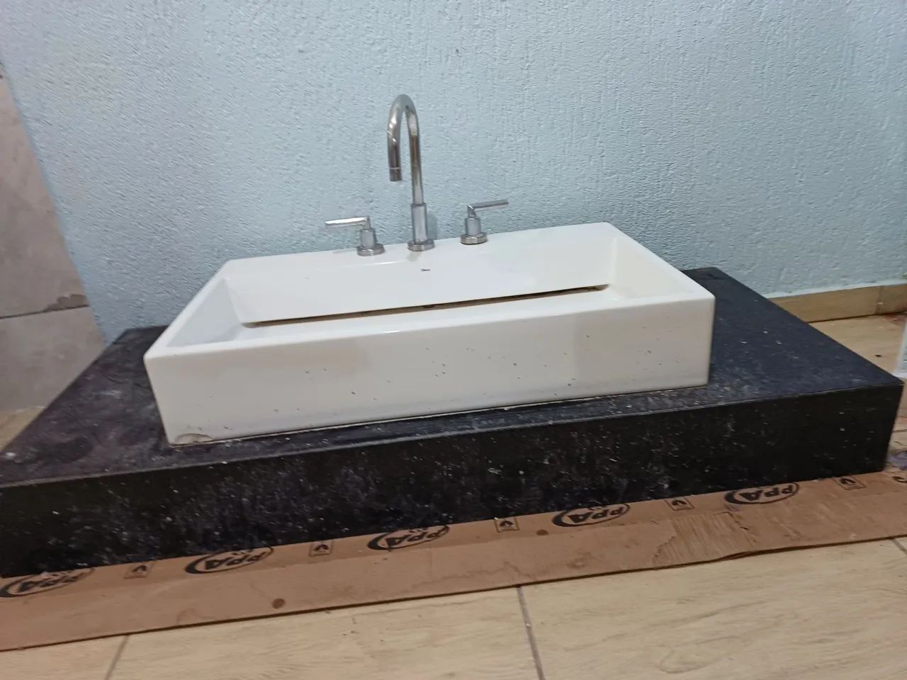 Cuba/lavabo/pia Deca grande acompanha torneira e base de mármore  - Foto 4