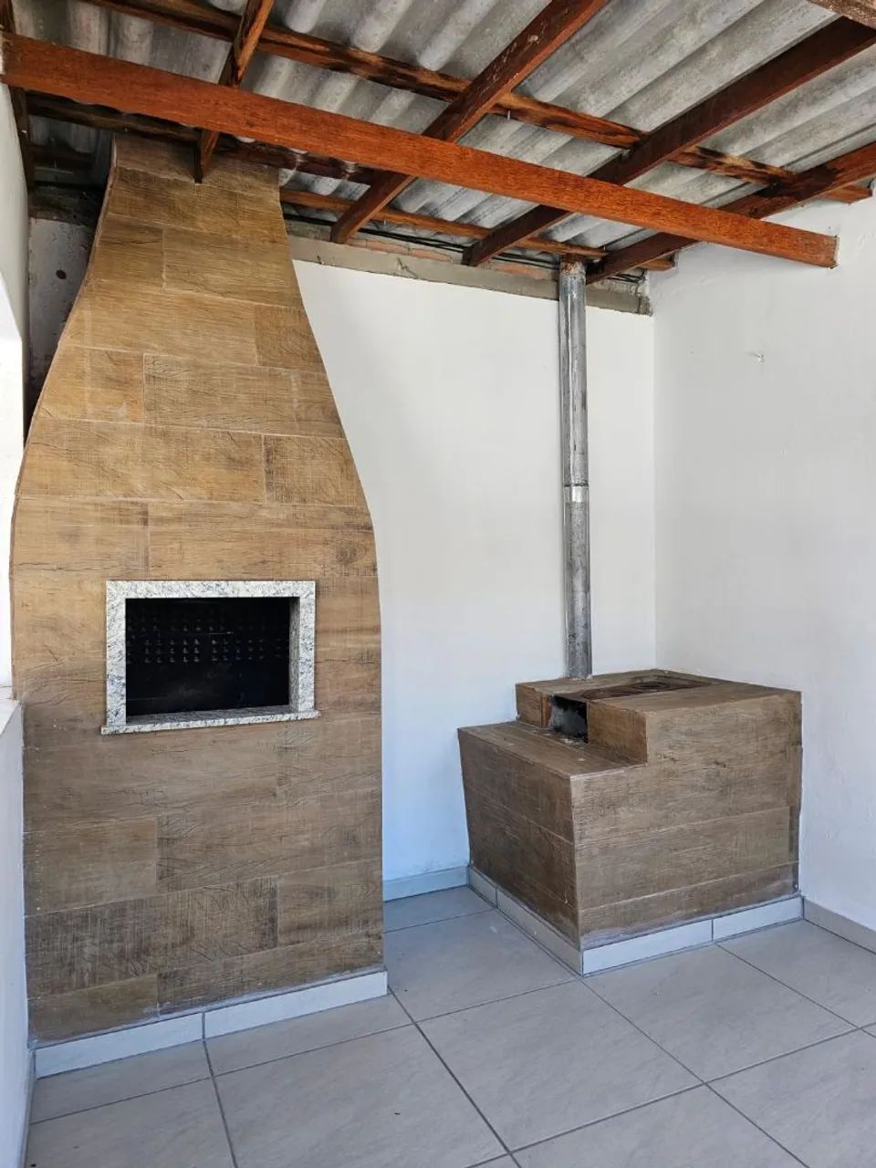 Vendo casa no bairro Carianos. - Foto 4