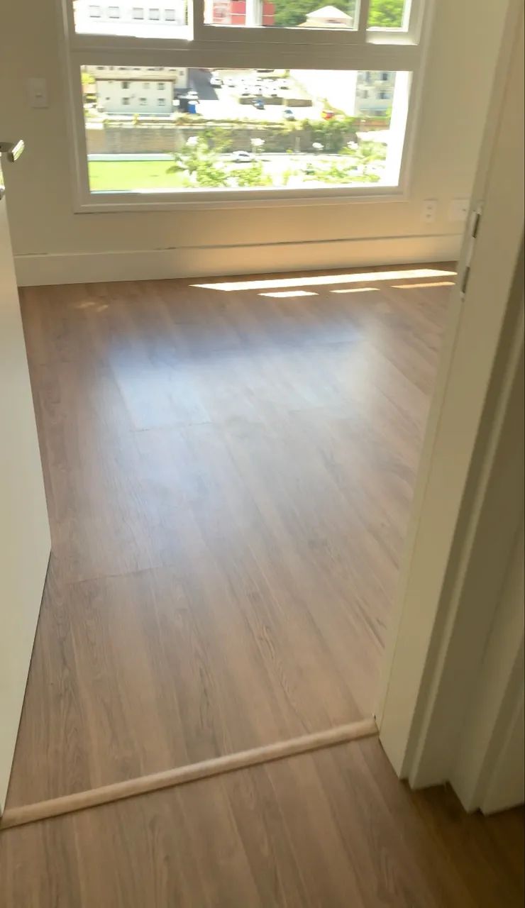 Instalação Especializada de Piso Laminado e Rodapés | ResolveLar - Foto 3