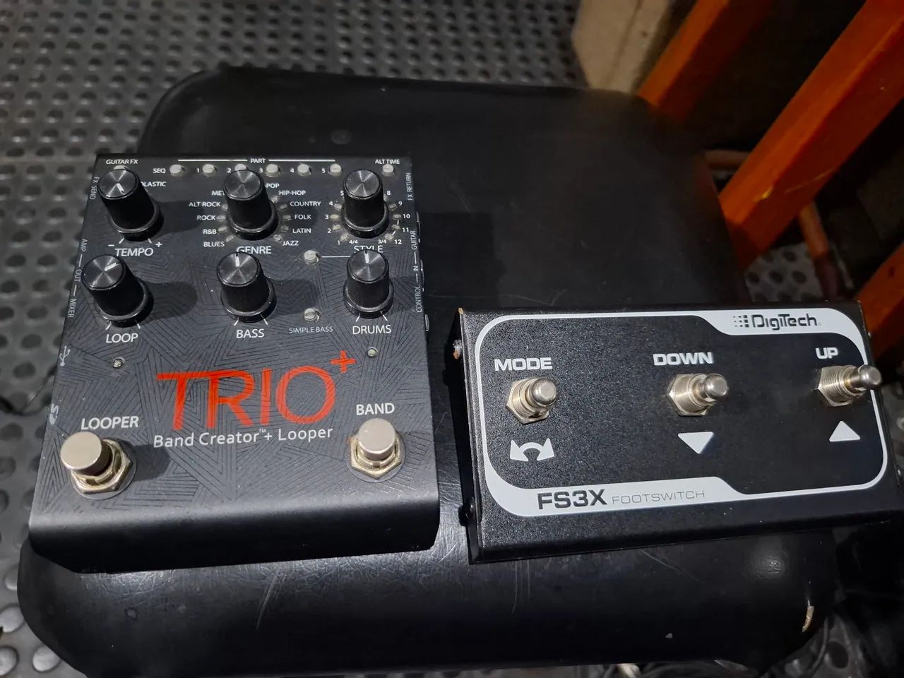 Pedal Trio+ Looper e Foot-Switch Digitech
