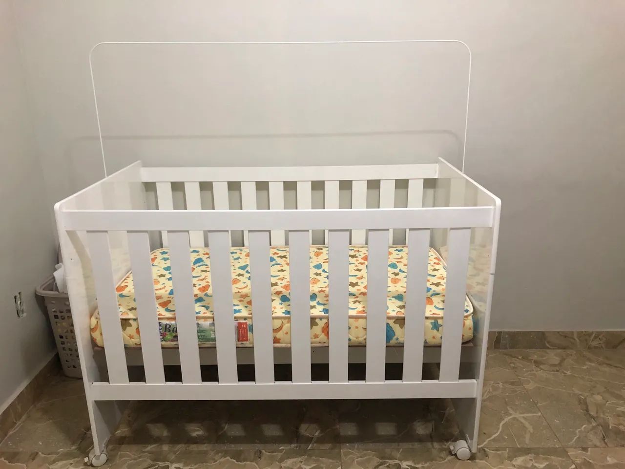 Berço semi novo com colchão  - Foto 3