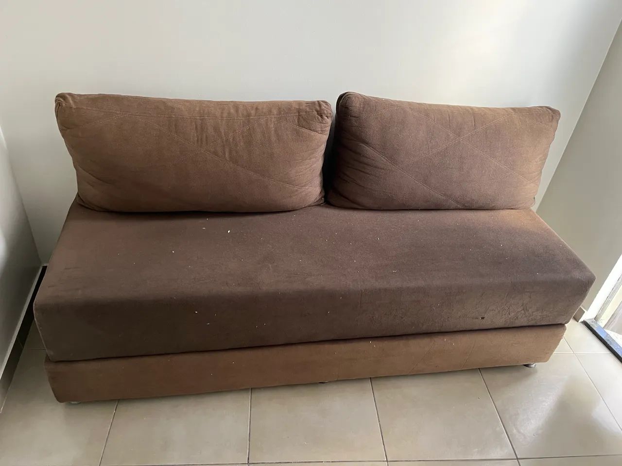 Sofá cama muito conservado 