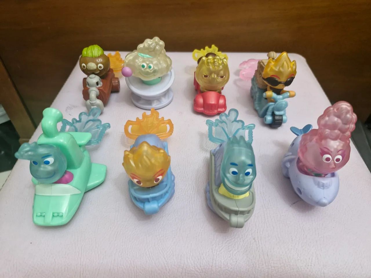 Miniaturas Colecionáveis Elementos Disney Pixar - completo  - Foto 2