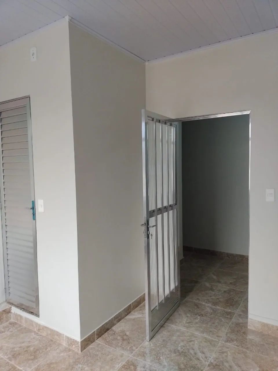 Sala Comercial na praça 8 de Maio em Rocha Miranda 20m²