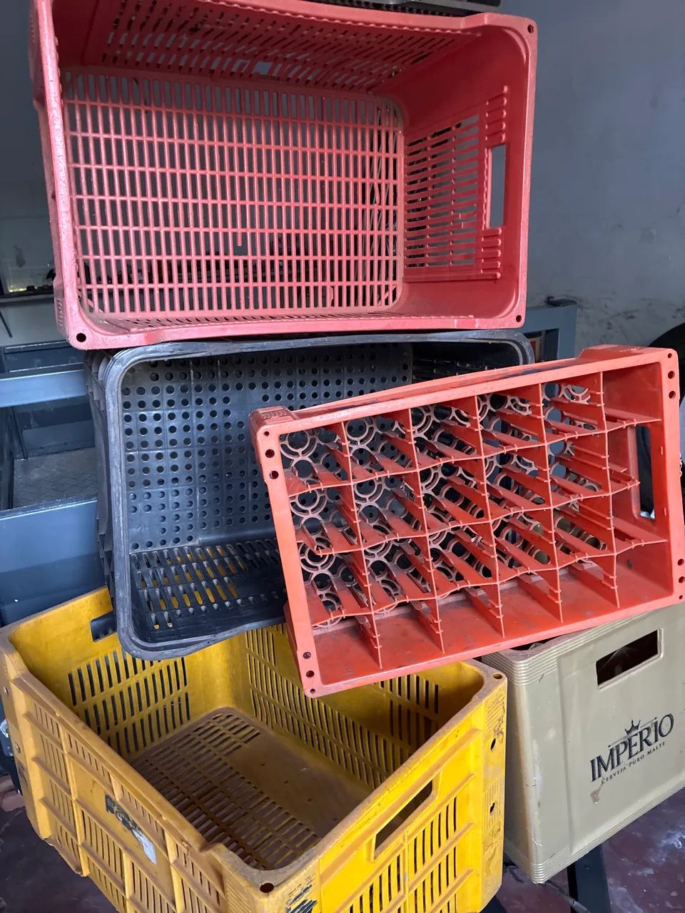 Caixas de plástico com e sem divisão $ 20,00 cada - Foto 2