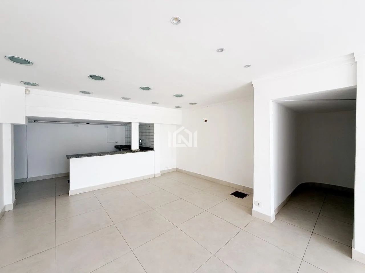 Sala comercial térrea para Locação no miolo da Granja Viana - Foto 4