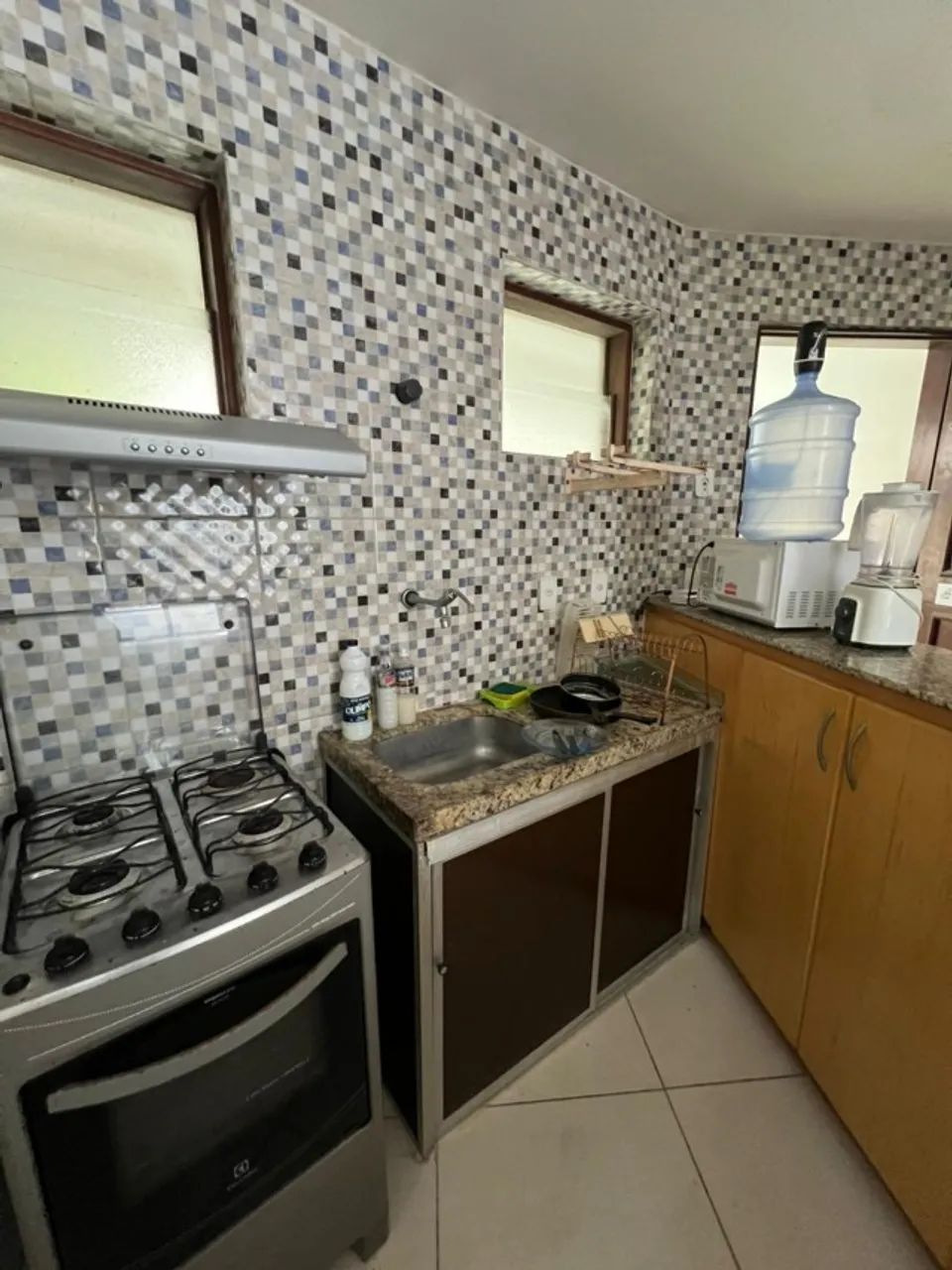 Aluga-se quarto e sala mobiliado na Jatiuca - Foto 7