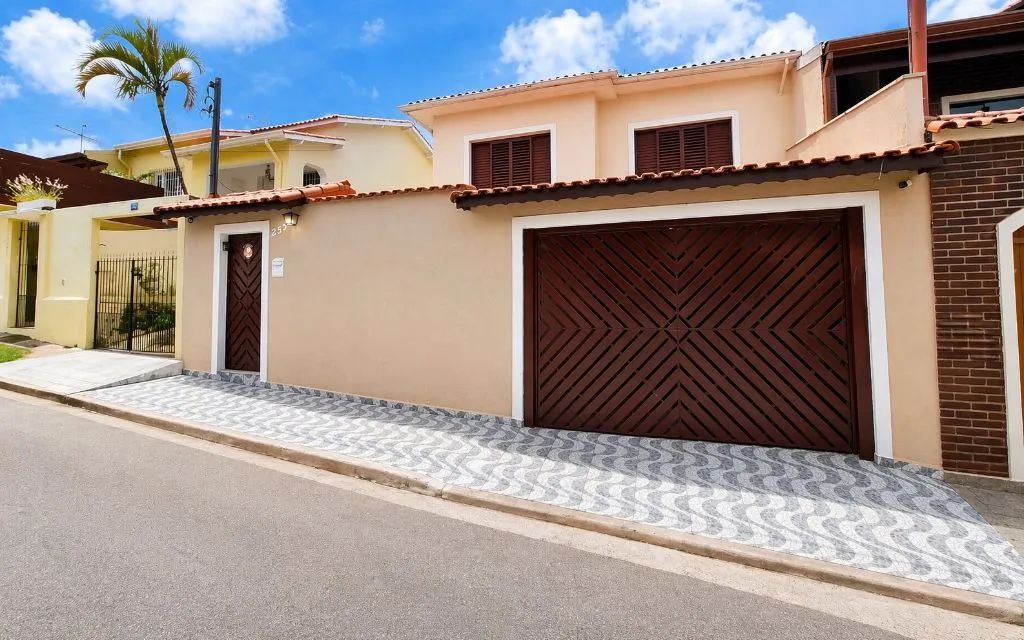 Casa à venda com 3 quartos, 3 vagas Umuarama Osasco
