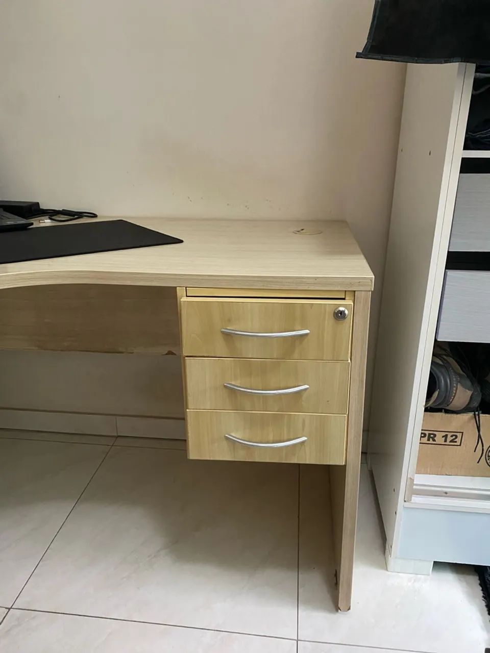 Mesa de escritório em L - Foto 2