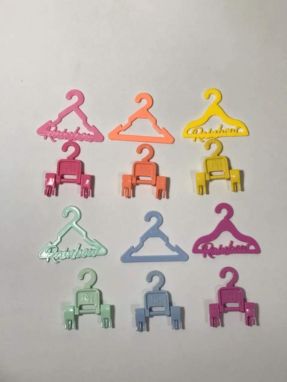 Boneca Rainbow High - lote de 48 cabides  - Foto 2