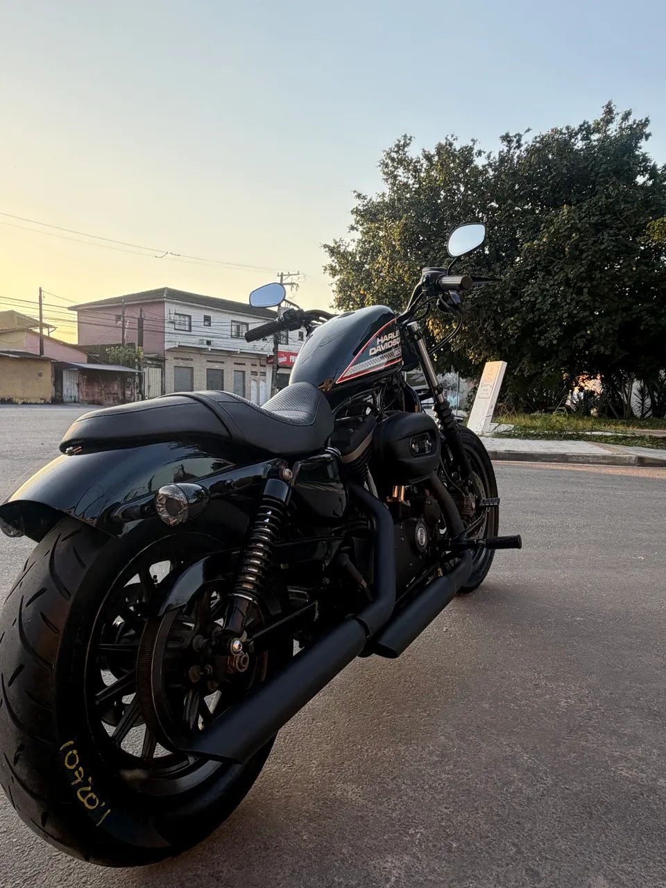 Harley Davidson 883r 