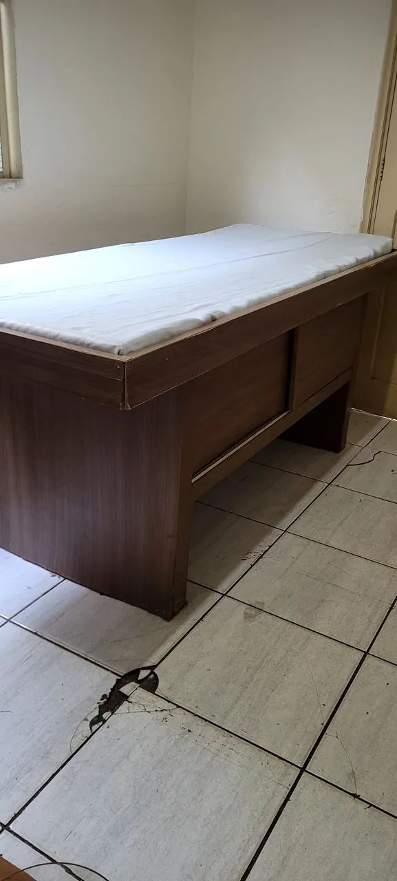 Vende-se Maca de massagem, com baú interno.  - Foto 2