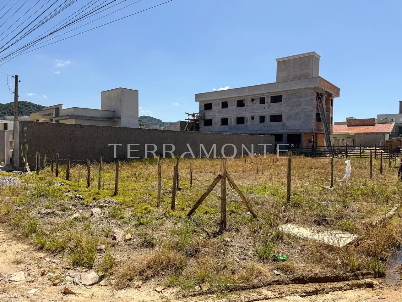 Terreno de esquina 450m² no bairro São João - Foto 4