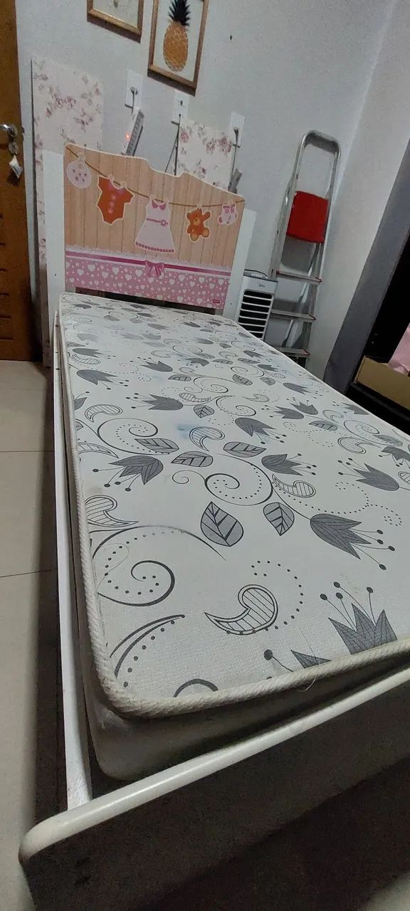 Cama de Solteiro e colchão 
