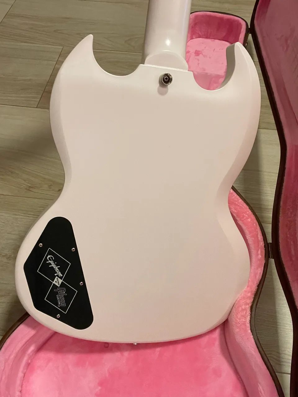 Epiphone SG Custom Inspired by Gibson Alpine White + Hard Case