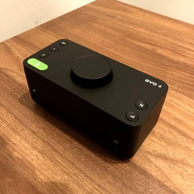 Interface de áudio Evo 4415985586731765761