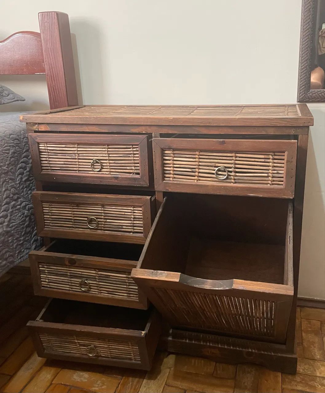 Vendo Mesa de cabeceira de cama. De madeira  - Foto 2