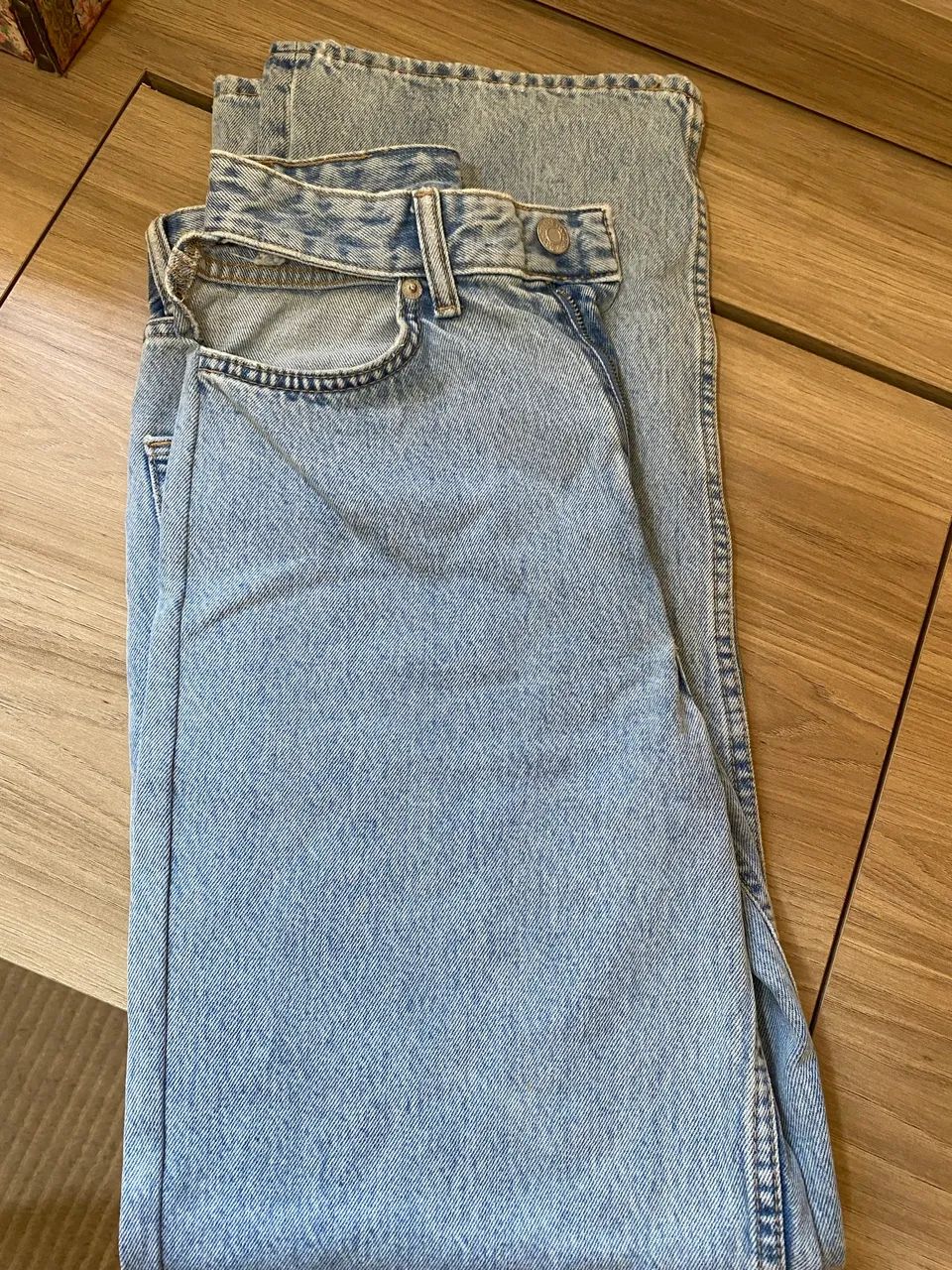 Calça Zara 34 com recorte no quadril - Foto 3