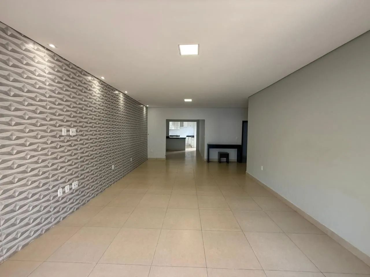 Casa 3 quatros ,laje, escriturada Planaltina Df