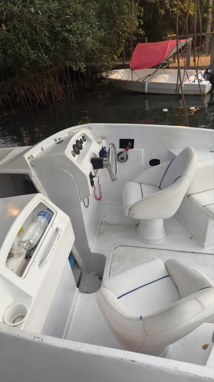 Lancha 26 pés com motor Yamaha 250hp - Foto 5
