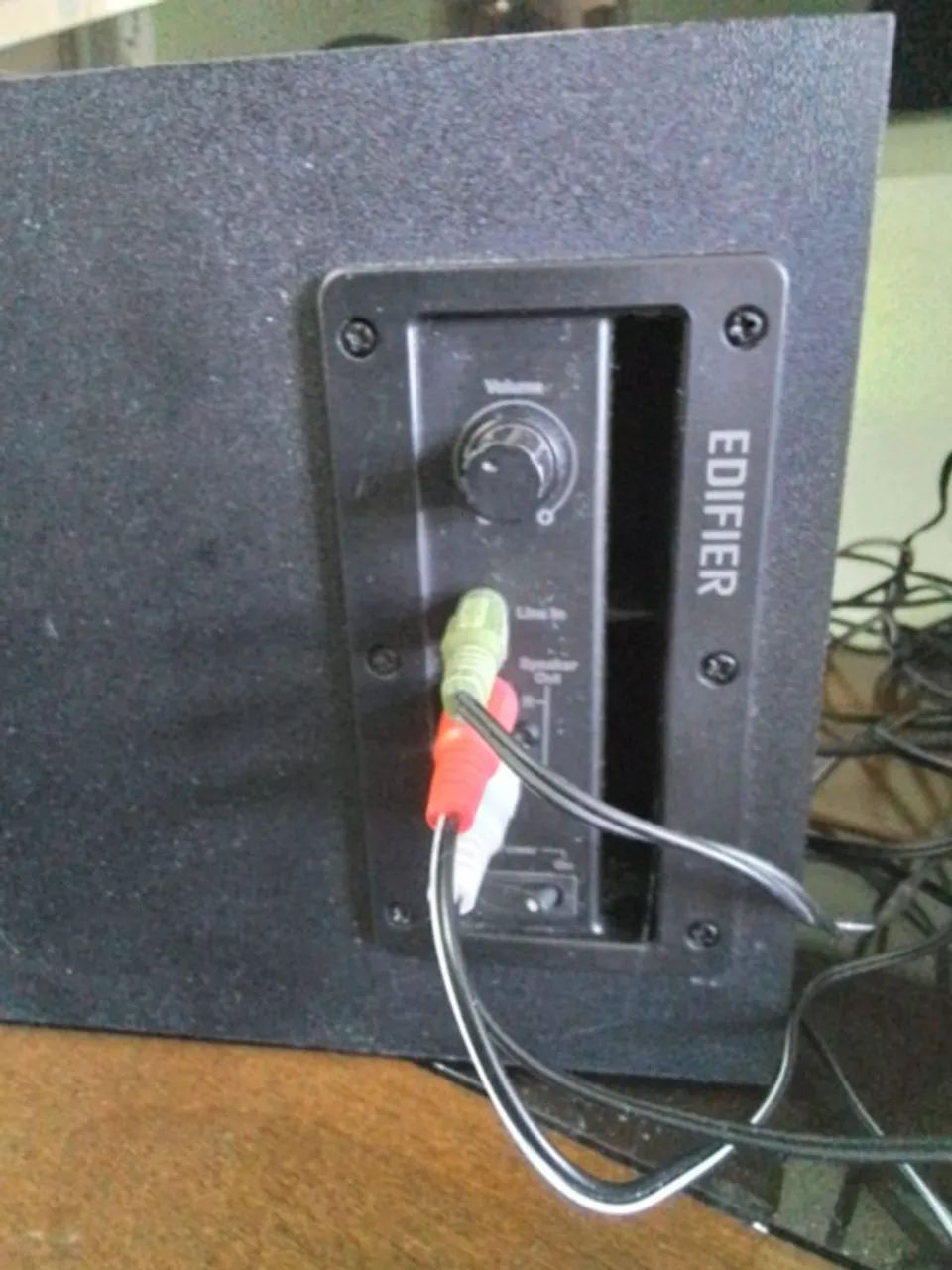 Mini Subwoofer Edifier X100b - Bom Estado - Graves potentes - Caixa de madeira  - Foto 3