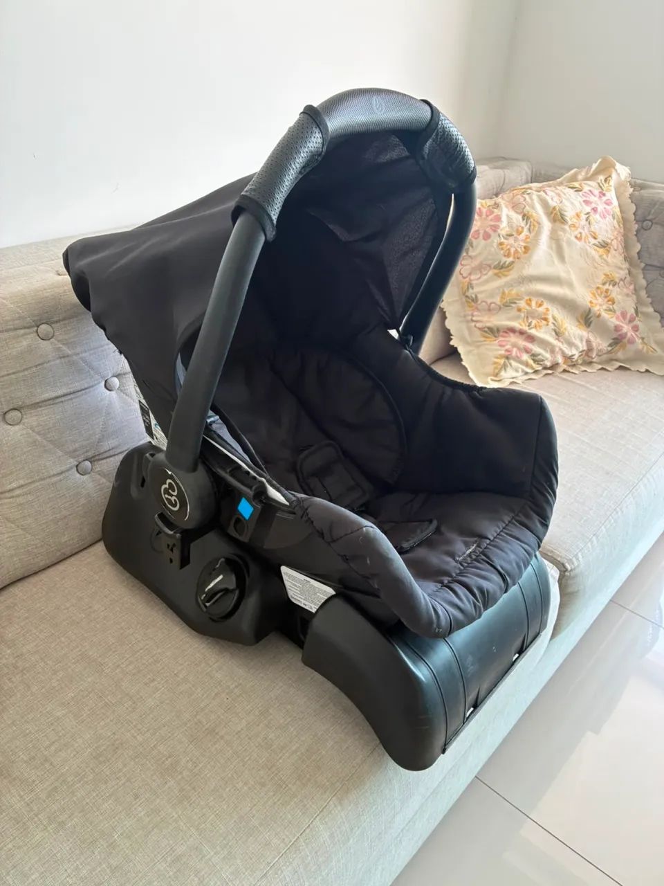 Vendo bebê conforto e carrinho de passeio com Moisés! 