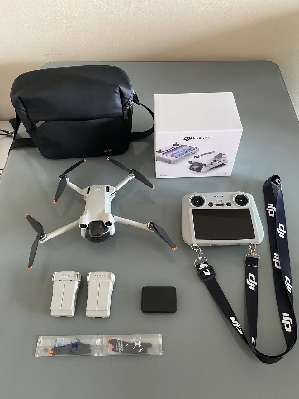 Drone Dji mini 3 Pro controle com tela, 2 baterias ( Extra)