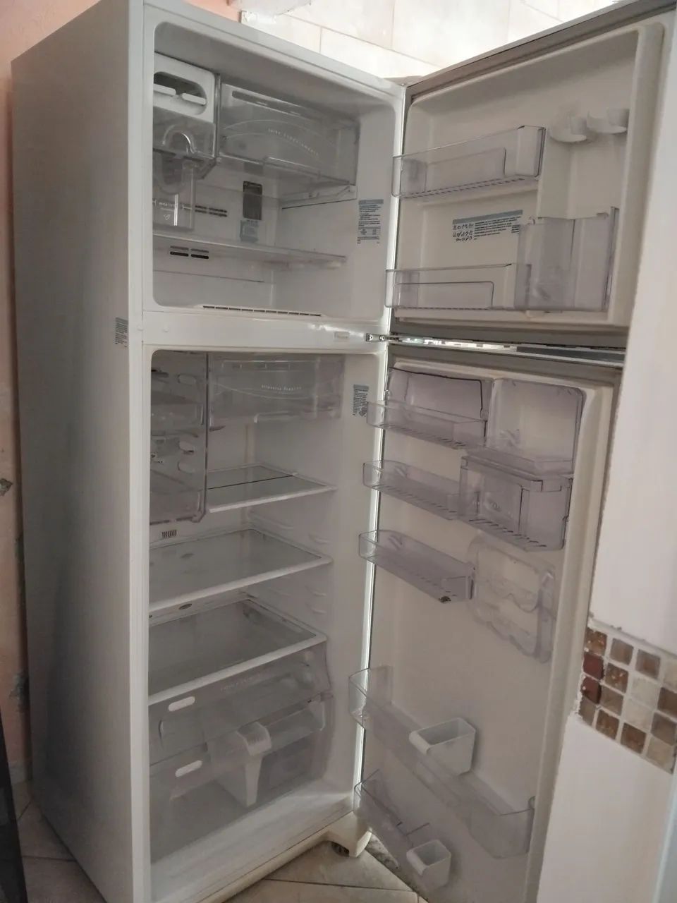 Geladeira Electrolux frost free  DF 50  430l