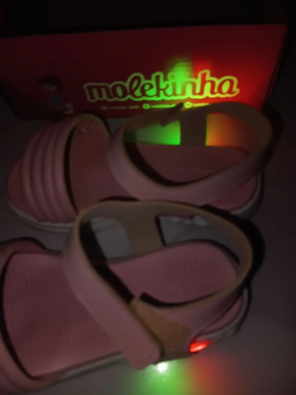 Sandália de luzes molequinha