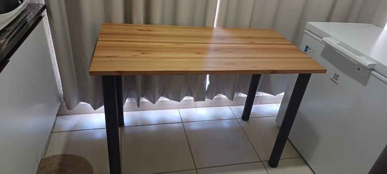 Mesa de Madeira Estilo Industrial - Foto 3