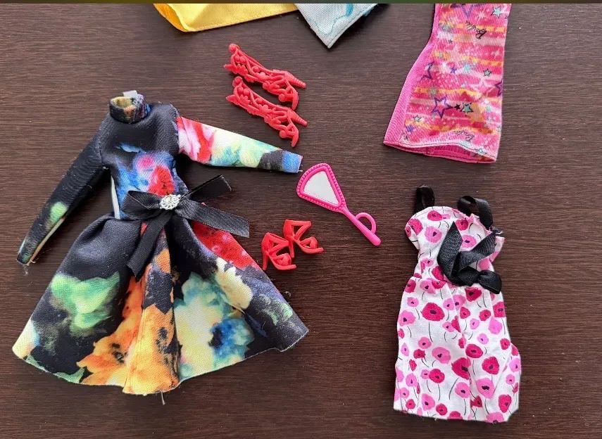 Lote de acessórios de Barbie e Ken  - Foto 3