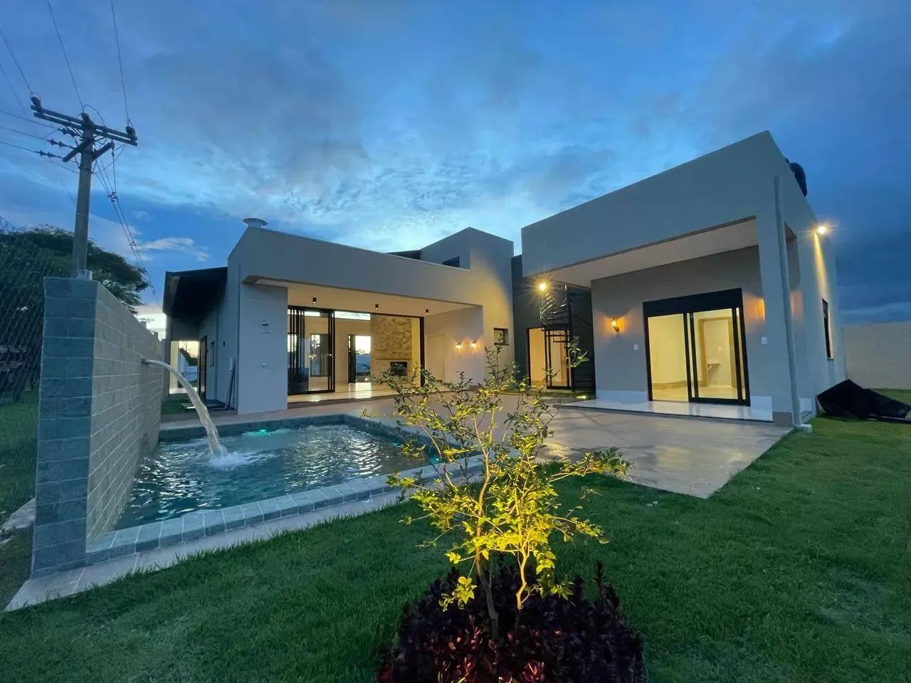 CASA TÉRREA CONDOMINIO CHAPADA DOS GUIMARÃES codigo: 370813