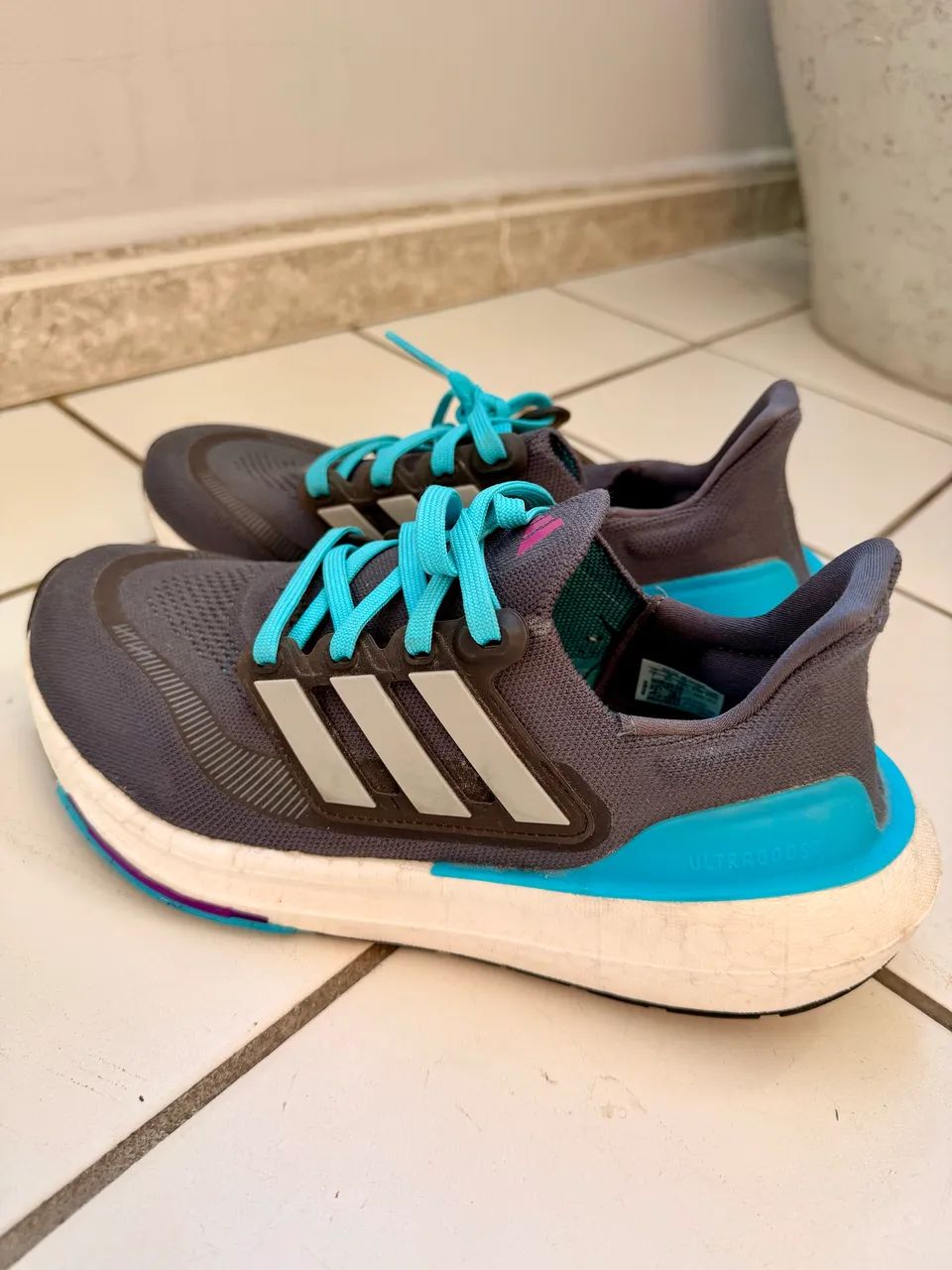 Tênis Adidas Ultraboost Light 
