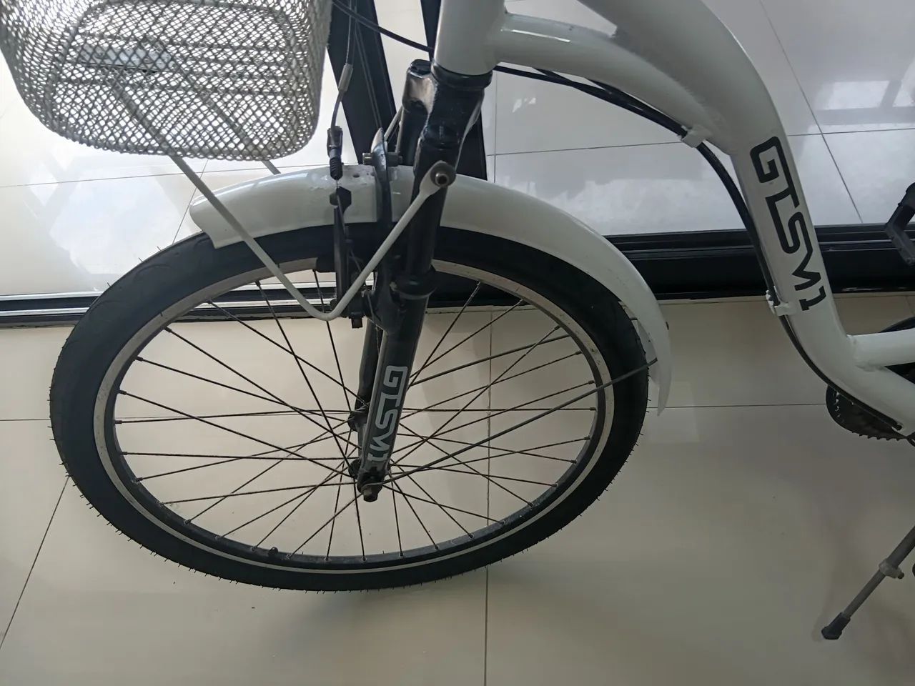 Bicicleta feminina com cesta - Foto 5