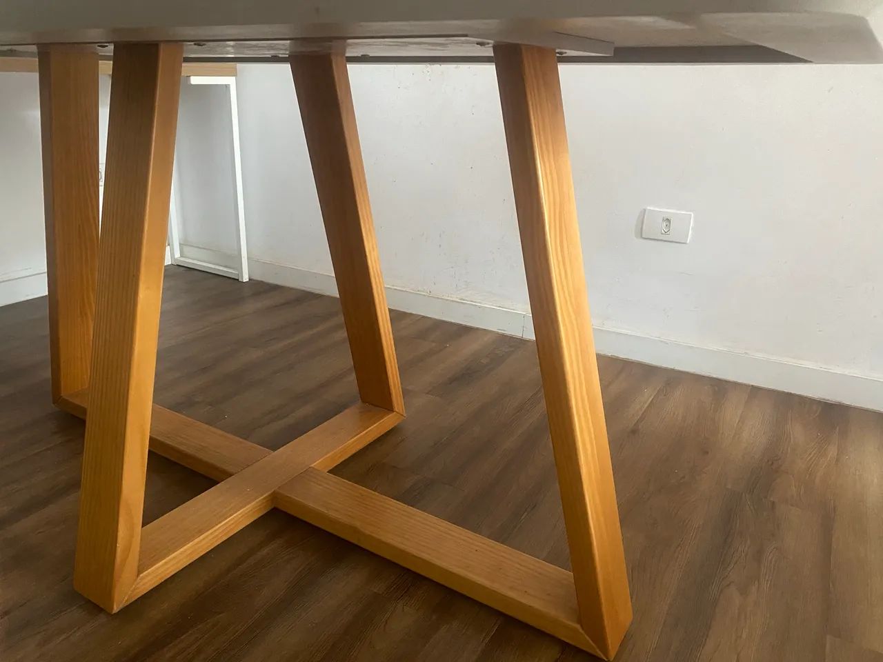 MESA DE JANTAR + 4 CADEIRAS ELEGANTE, COMPLETA E PRONTA PARA SUA CASA! - Foto 4