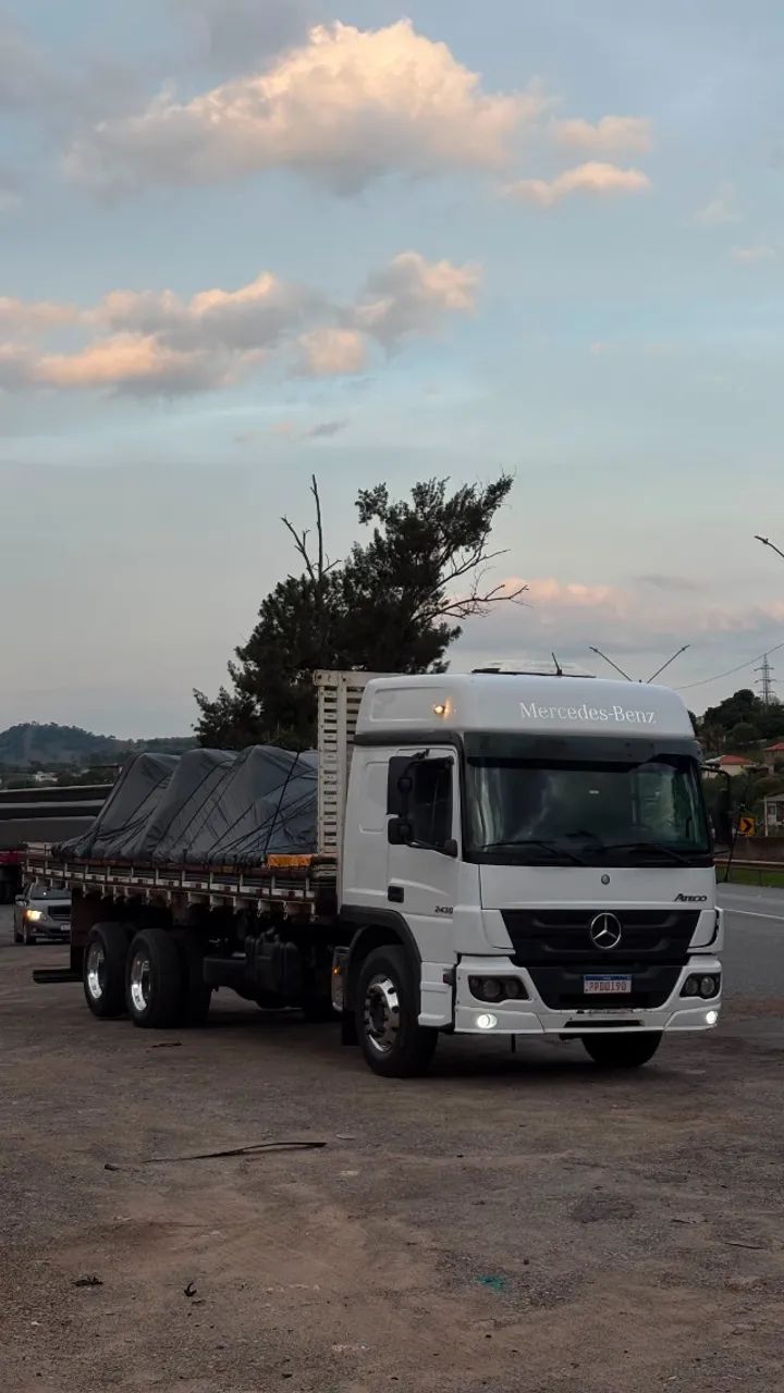 Caminhão Atego 2430 Mercedez