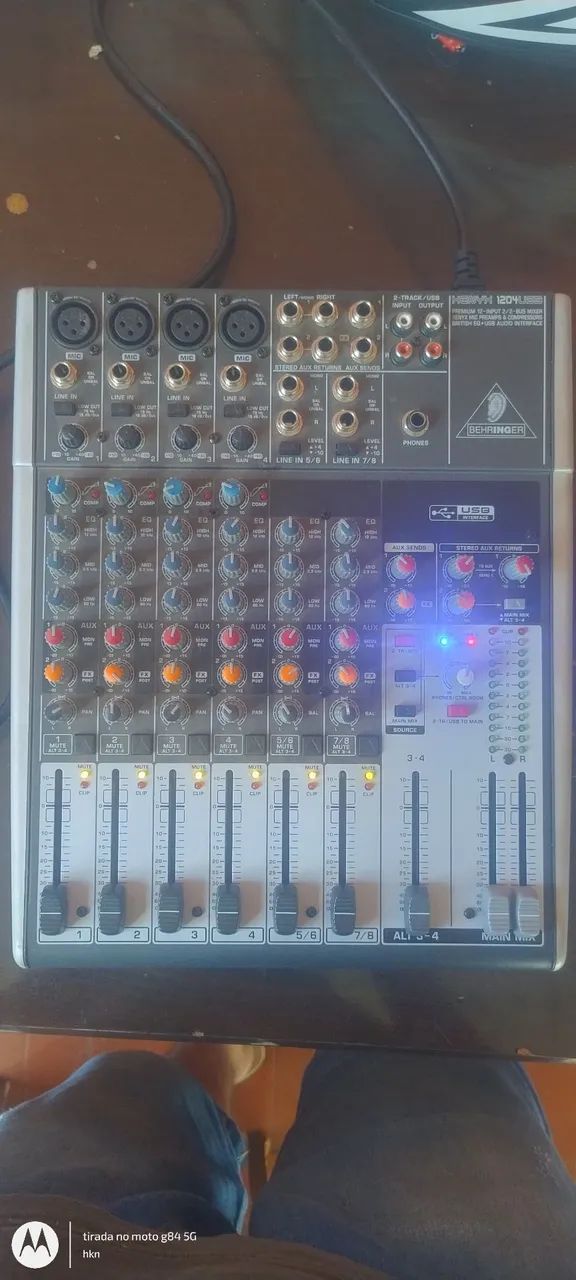 Mesa de Som Behringer Xenyx 1204USB