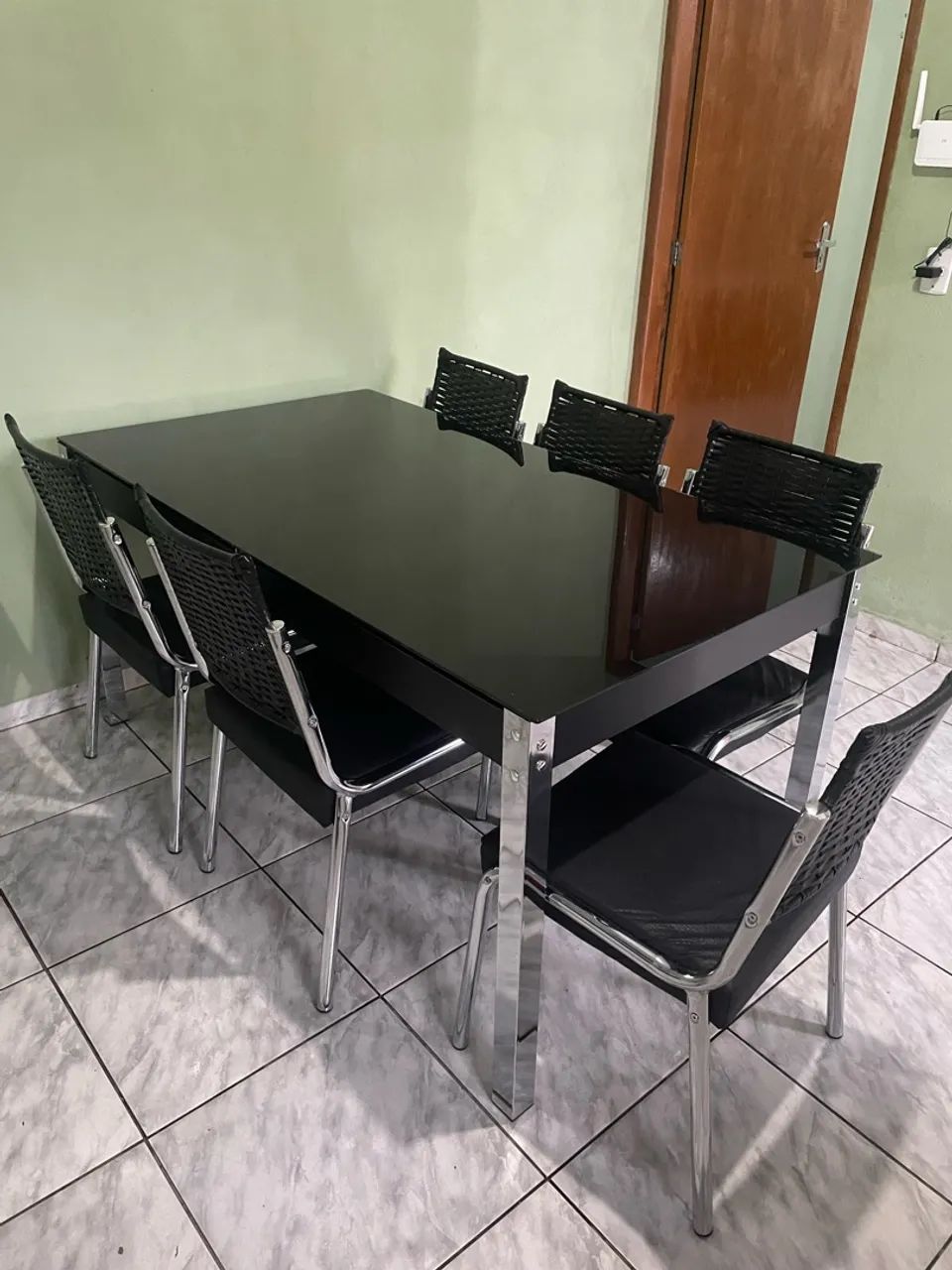 Vendo mesa de jantar com 6 cadeiras. - Foto 3