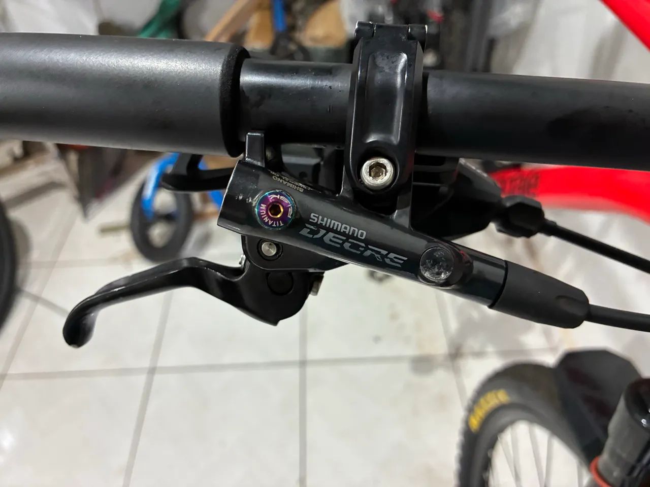 Freio Shimano Deore 4 pistões - Foto 4