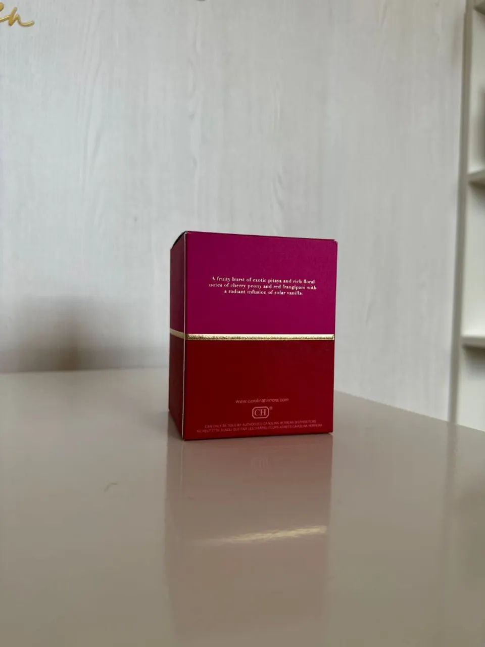 Perfume Lá bomba de Carolina Herrera  - Foto 3