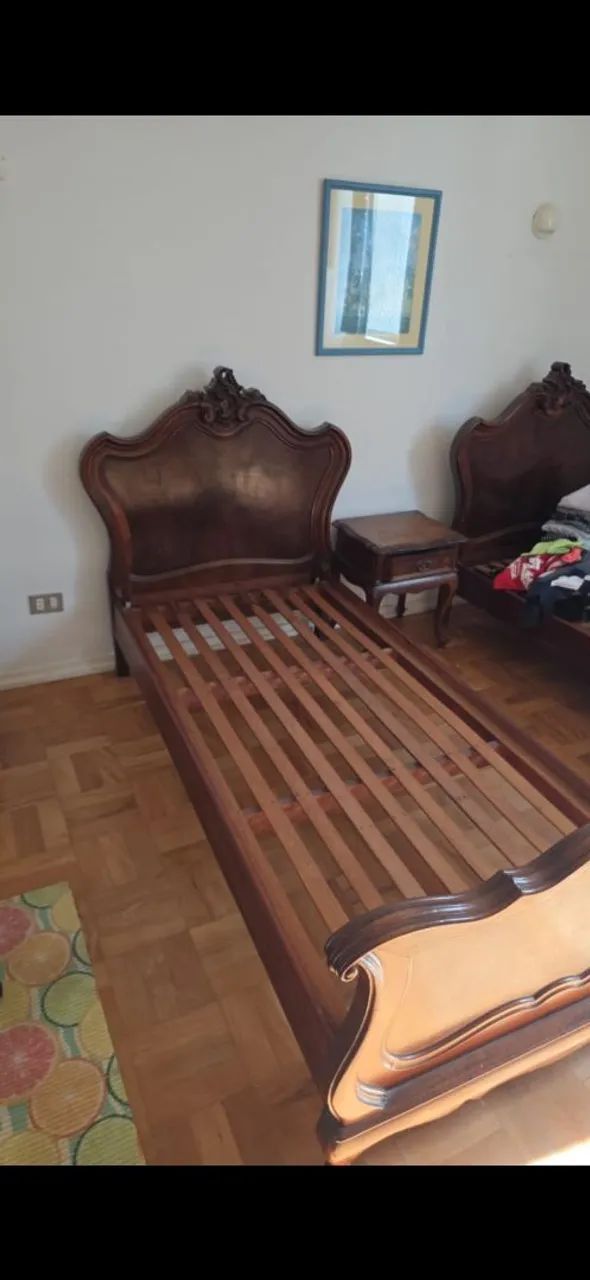 Cama de Solteiro Antiga de Época - Peça Clássica e Cheia de Charme- Tem 2 iguais.
