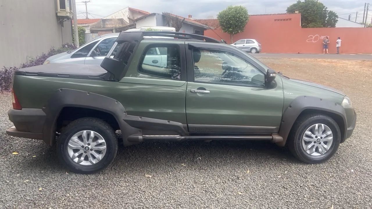 Fiat Strada Adv.1.8 16V Dualogic Flex CD 2013 - Foto 4